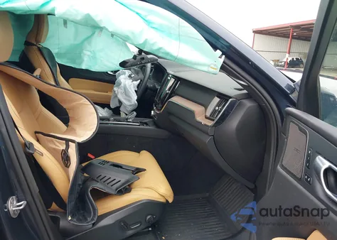 2025 Volvo Xc60 B5 Ultra из США, поврежденный, VIN YV4M12RM2S1038727